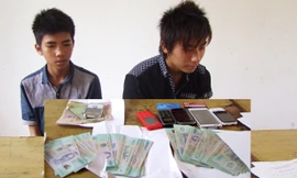 Hai đối tượng tại cơ quan điều tra