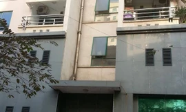 Rơi từ tầng 15, nữ sinh trường báo tử vong