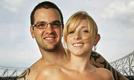 Lễ cưới khỏa thân 'toàn tập'