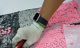 Hàng chục kg thuốc lắc gửi qua đường bưu điện quốc tế