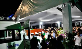 Dòng người ra đường tiễn đưa linh cữu cố Thủ tướng Phan Văn Khải