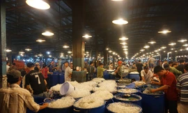 Nhộn nhịp chợ cá lóc trước ngày vía Thần tài