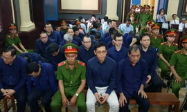 Toàn cảnh phiên tòa sáng 24/7