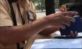 CSGT nói “bằng lái quốc tế không giá trị” với người vi phạm do nóng nảy