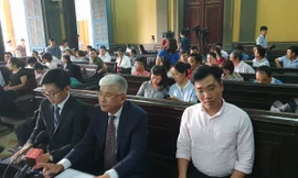 Tòa TPHCM 'bất ngờ' quay lại phần xét hỏi vụ Vinasun kiện Grab