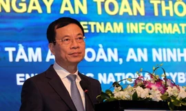 Bộ trưởng Bộ Thông tin và Truyền thông Nguyễn Mạnh Hùng.