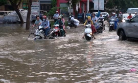 triều cường kỷ lục cuối tháng 9 gây ngập úng nghiêm trọng tại TP.HCM và Cần Thơ