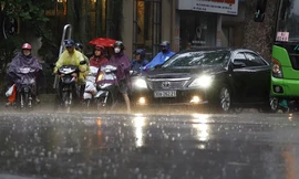 Chiều tối mai các tỉnh miền Bắc, trong đó có thủ đô Hà Nội đón mưa dông. Ảnh minh họa.