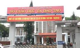 Sở GD&ĐT Sơn La 2 ngày qua trong tình trạng ra đóng vào mở. An ninh kiểm thường trực.