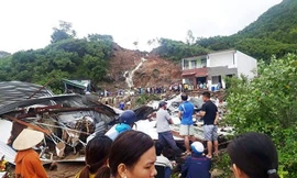 Chuyên gia nói về nguyên nhân sạt lở kinh hoàng ở Nha Trang