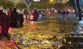 Mưa lớn dự kiến vào chiều tối có thể gây ngập úng nghiêm trọng ở TPHCM và các độ thị miền Đông Nam Bộ.