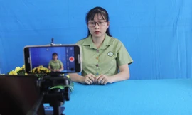 Bộ GD&ĐT yêu cầu tăng cường dạy học qua internet, truyền hình.