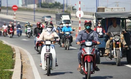 Mấy ngày, trời nắng trên cả nước, riêng Nam Bộ có nắng nóng nhẹ.