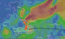 Vùng mây bão đang bao phủ đất liền nước ta trong sáng sớm nay. 