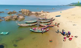 Biển Hà Tĩnh, nơi xảy ra trận động đất sáng nay