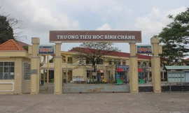 Trường tiểu học Bình Chánh - nơi xảy ra vụ việc.