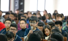 Học sinh nhỏ tuổi cũng hào hứng tham gia hội thảo tư vấn du học