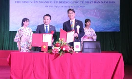 Đại diện hai bên đã ký kết hợp tác ngày 13/5