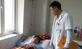 Thầy giáo hiện đang điều trị tại bệnh viện