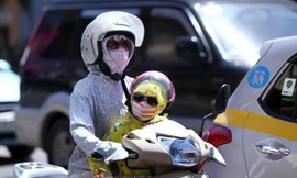 Hôm nay nắng nóng đặc biệt gay gắt, Hà Nội 39 độ