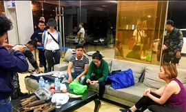 Nhóm người Việt bị bắt giữa tại Philippines vì buôn trầm hương quý hiếm.