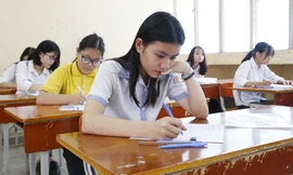 Thí sinh sốt ruột đợi công bố môm thi thứ 4, thứ 5