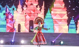 Tận mắt thấy di sản nghệ thuật của các nước tại chùa Tam Chúc