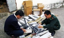 Thu giữ nhiều vũ khí lạnh nhập từ biên giới