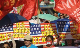Phụ nữ Phillipines biểu tình phản đối quân đội Mỹ