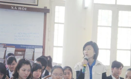 Nhiều bạn trẻ cần tư vấn của các chuyên gia. Ảnh: Hải Yến