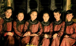 Lớp ca trù toàn ả đào 9X