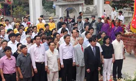 Sáng 22/3, lãnh đạo tỉnh Vĩnh Phúc đã tổ chức trọng thể Lễ cáo trước ngày khai mạc lễ hội Tây Thiên tại Đền Thượng thờ Quốc mẫu Tây Thiên