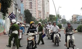 Quá nhiều lực lượng xử phạt vi phạm giao thông