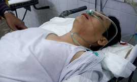 Anh Khánh nhập viện điều trị