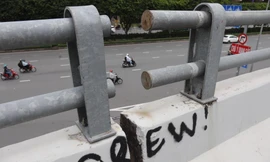 Nhịp cầu Nguyễn Hữu Cảnh bị võng sau sự cố đứt cáp ngầm