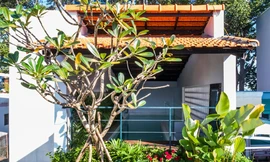 Mê mẩn nhà phố diện tích nhỏ nhưng vẫn có bể bơi như khu nghỉ dưỡng