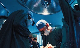 'Người chết' sống lại trên bàn mổ