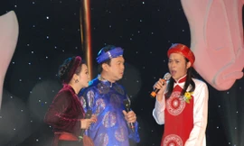 Danh hài Hoài Linh 'hái' hai giải Mai vàng 2011