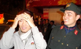 Vượng 'râu' tàng trữ dùi cui điện