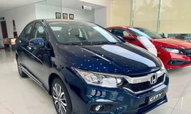 Ôtô cắt lỗ xả hàng, giảm tới 180 triệu đồng