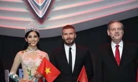 Hoa hậu Tiểu Vy và David Beckham xuất hiện bên xe Vinfast