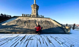 Nhiệt độ xuống gần 0 độ C, sương giá xuất hiện trên đỉnh Fansipan