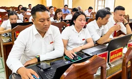 Xã đầu tiên ở Yên Bái họp HĐND 'không giấy'