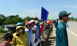 Người miền Tây đội nắng xem khánh thành cầu 3.000 tỷ