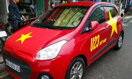 Cổ động viên nhuộm đỏ xế yêu để cổ vũ U23 Việt Nam