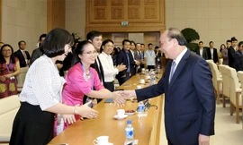 Quy tụ người tài đức dốc lòng vì nước