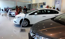 Nghịch lý giá xe giảm, thị trường ôtô không tăng trưởng
