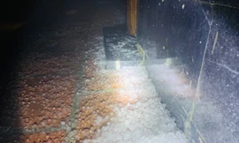 Mưa đá xuất hiện trên đỉnh Fansipan