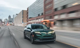 VinFast VF 8 xếp trên xe Mercedes-Benz và BMW ở bài kiểm tra hiệu suất