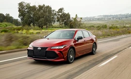 Sếp Toyota thừa nhận công ty bảo thủ